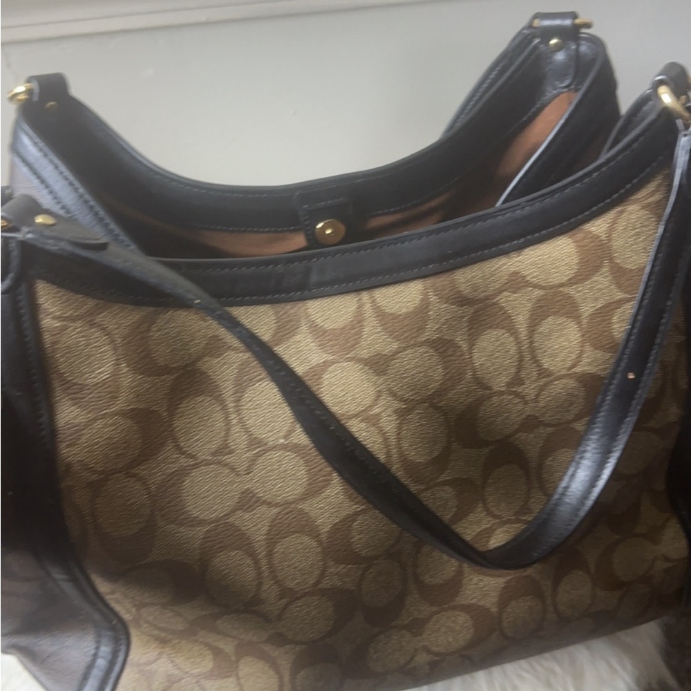 coach handbag preowned used 4 times